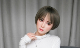 米悠休闲盘腿坐