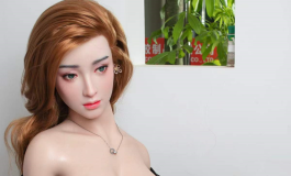 很久没发帖了 来个万卡的大师妆容