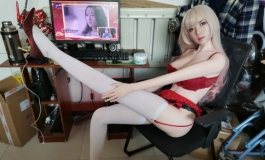 《捡漏》关于只花了300运费就白嫖了一个全硅胶娃娃这件事
