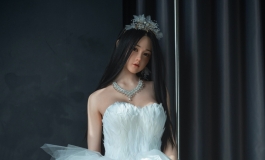 白裙子小姐姐