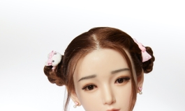 小女仆莉娜驾到,这一脚能挠进你心窝吗