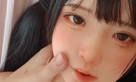 摸 一 下 妹 妹 的 脸
