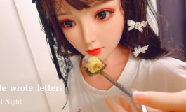 好饿饿，铃兰要吃颗桃桃~