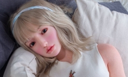 EXDOLL的普身和星艺人形的铂金硅胶身哪个比较好？