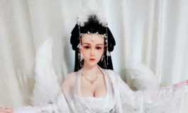 秀一下自己打扮的娃娃