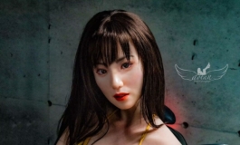机车比基尼美女山岸逢花