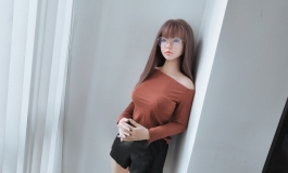 素颜，淡妆就很美的幼贞~