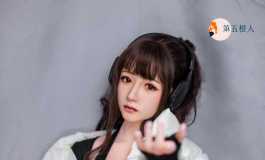 小橙子初次做模特